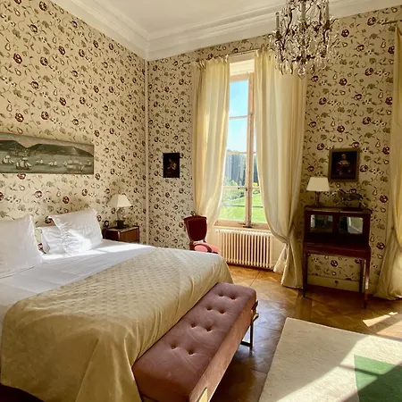 Château De La Ferrière Alojamento de Acomodação e Pequeno-almoço Vaux-sur-Aure