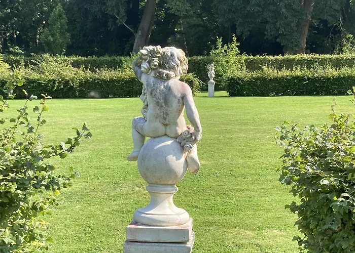 Chateau De La Ferriere Bed & Breakfast Vaux-sur-Aure